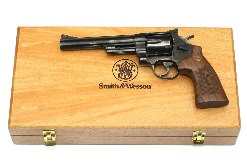 Smith & Wesson Model 29 Classic 6.5 .44 Remington Magnum / .44 Special